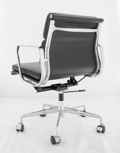 China Luxury Soft Pad Office Chair Dimension 82 X 58 X 65CM Aluminum Alloy Material factory