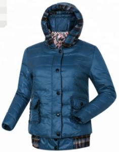 China Womens Detachable Down Jacket With Large Hood Country Style Windproof factory