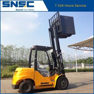 China 3000kg Counter Balance Diesel Forklift Truck All LED Light and Hydraulic Transmission factory