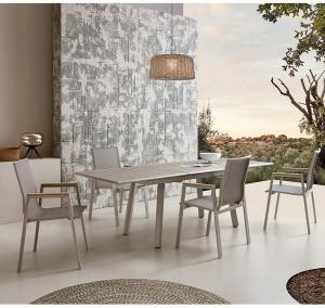 China Outdoor Metal Mesh Patio Table And Chairs Waterproof Sunproof factory