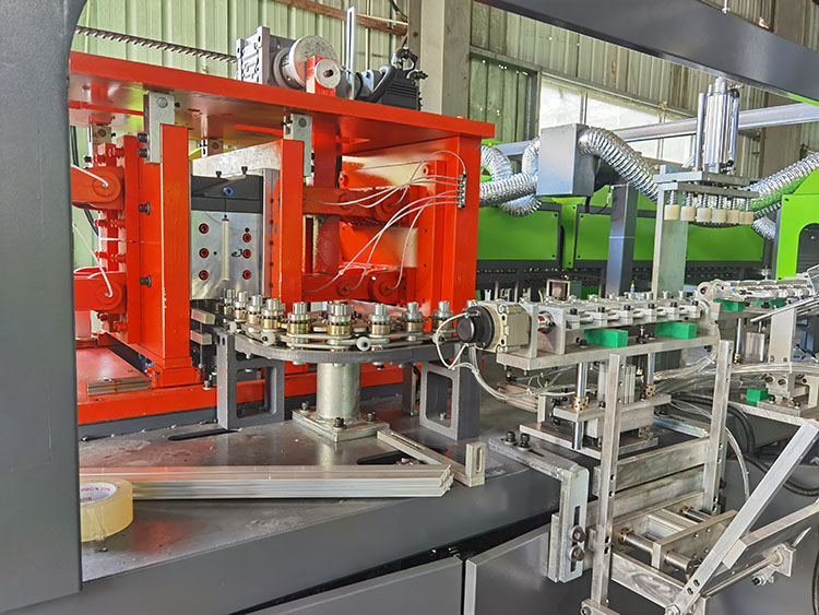 High Pressure Valve PET Bottle Blowing Machine with 1000 KN Clamping Force by SMC