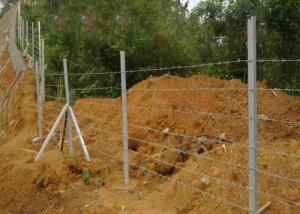 China 2.5-3.0mm Pvc Coated Barbed Wire Fence For Forest Farm Protection factory