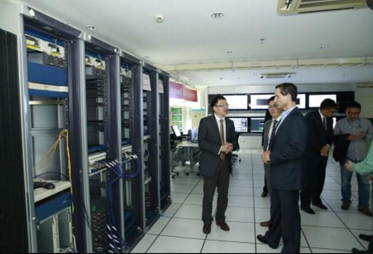Strong And Safety Network Rack Cabinet Anti - Corrosion Rust Strong Load Capacity YH2001