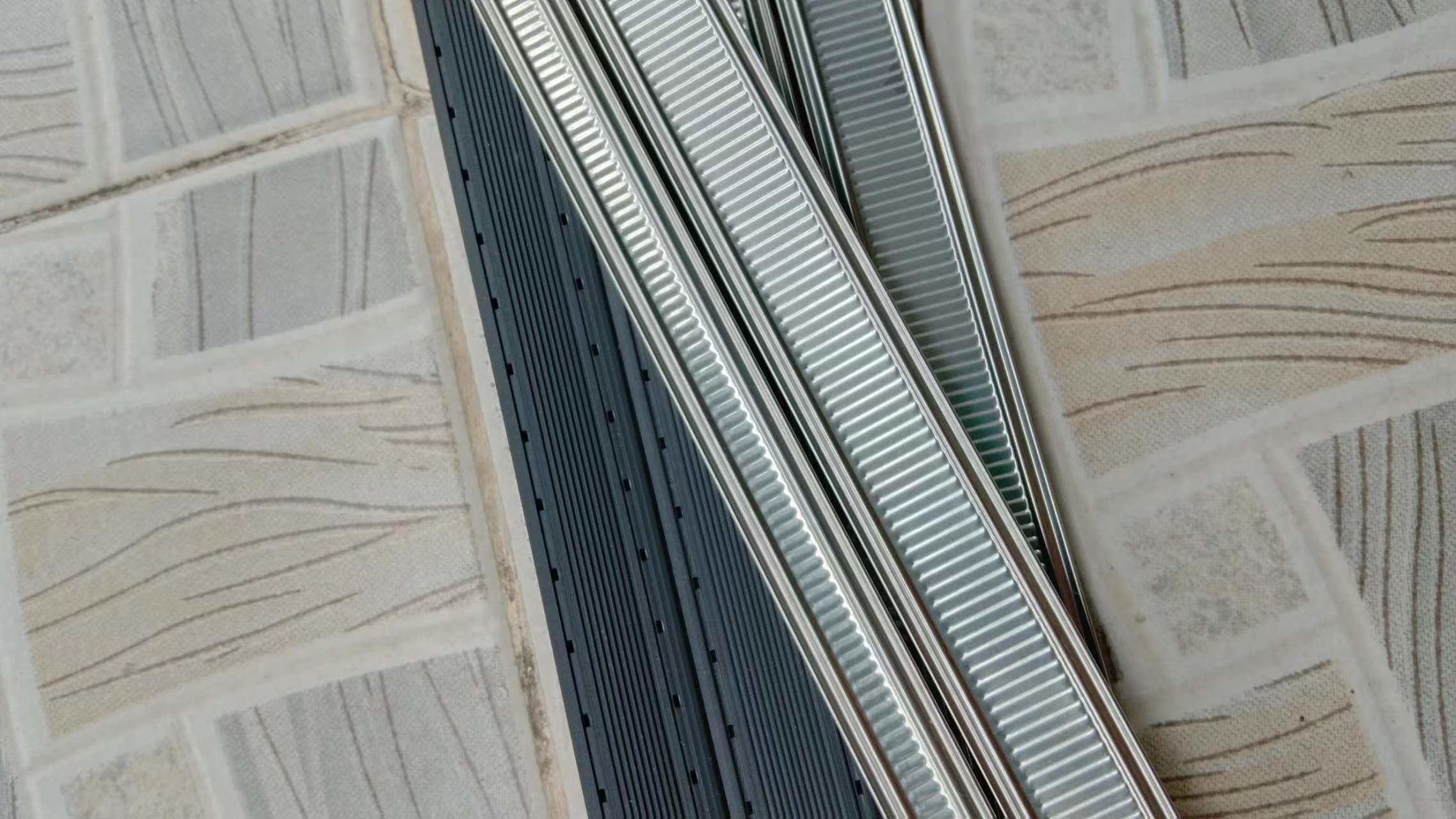 Composite Warm Edge Spacer Bar for Insulating Glass Units in Residential Buildings with Low Thermal Conductivity