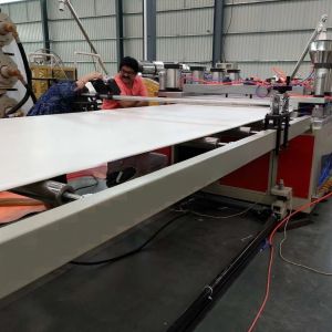 China WPC PVC Plastic Processed Foam Board Production Line with 6 M Calibration Table Length and Twin-Screw factory