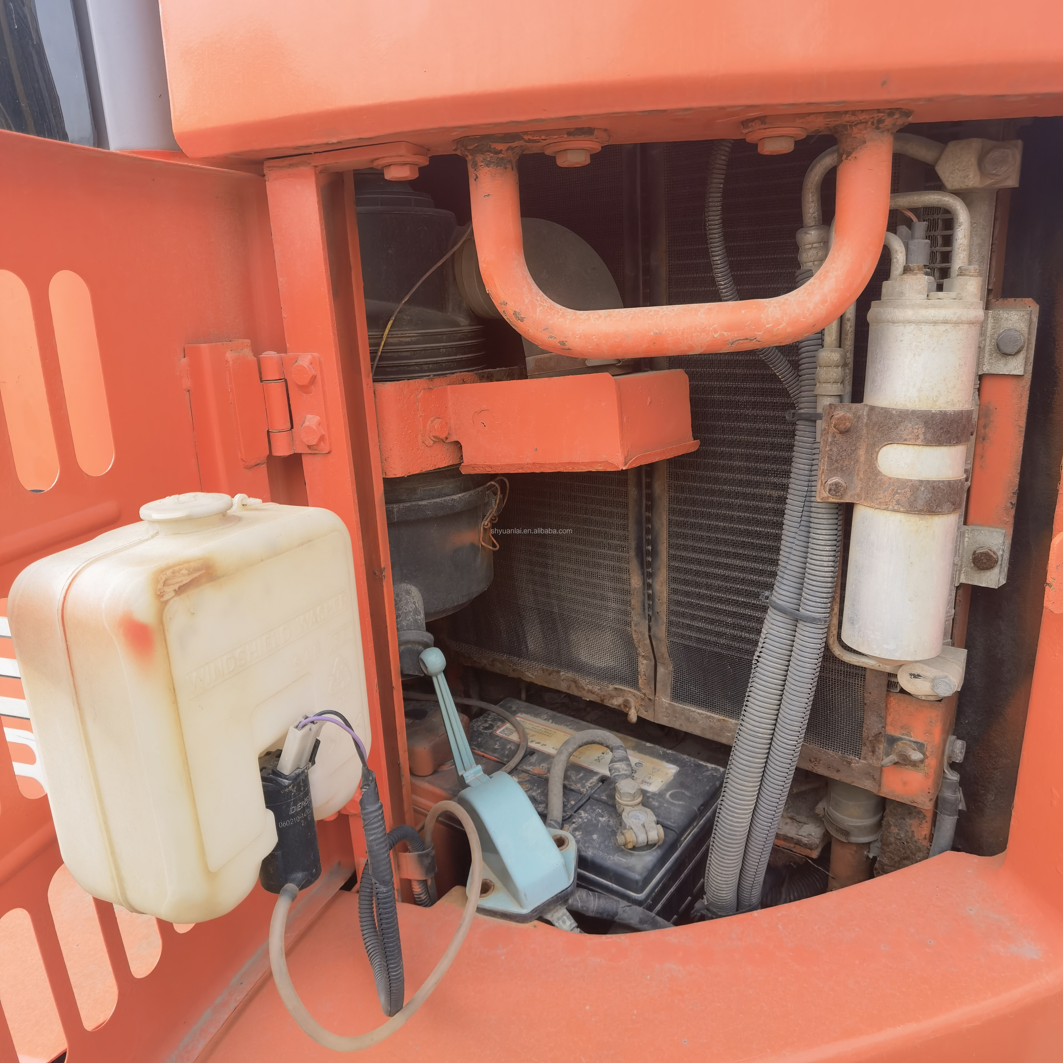Used Hitachi ZX75UR Mini Crawler Excavator with in Good Condition in Original JAPAN