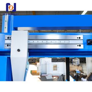 GZ4265 Efficient Metal Cutting Horizontal Band Saw Machine with Feed Automatic