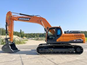China Korea Used Doosan Excavator for sale Second Hand DX300LC Jindongyu Machinery factory