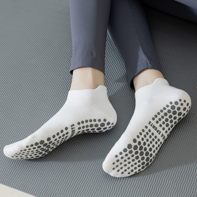 Customized Cotton Non Slip Yoga Socks Women Sports Yoga Pilates Grip Socks
