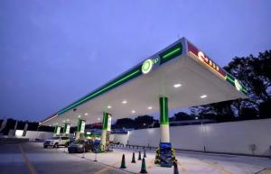 China S355JR Large Gas Station Canopy Construction 0.8mm 950mm Roof Customized factory