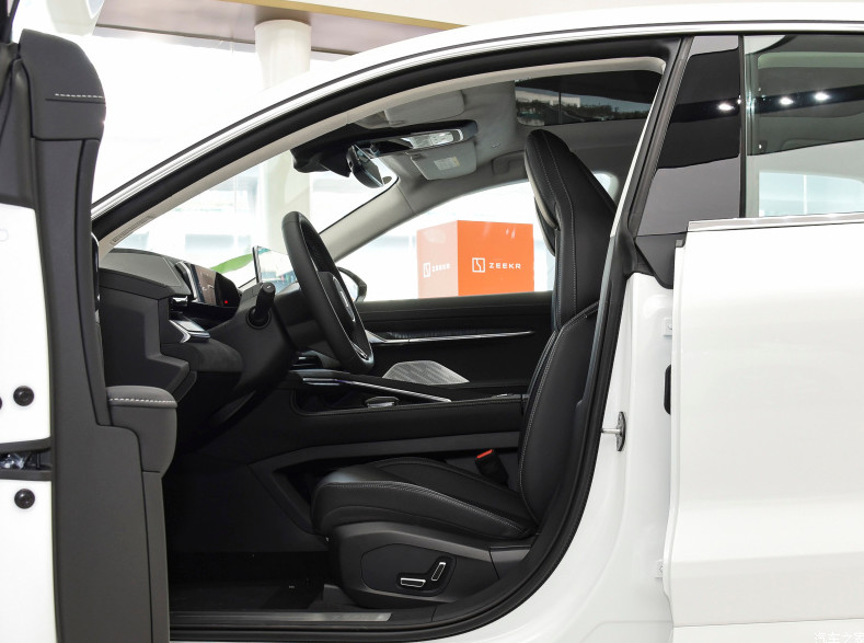 ZEEKR 001 2023 100kWh CLTC Pure Electric Range (Km) 656.00 Medium And Large Car