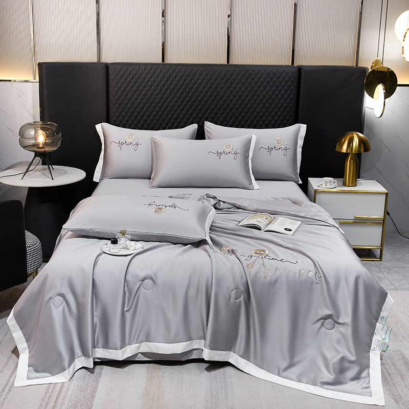 Light Summer Quilt Set Of 4-piece Sheet Luxury Bedding Set With Cold Advantage 2.5-3 kg