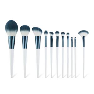 China Soft Hair Cosmetic Tools For Professional Makeup Skin Like Finish factory