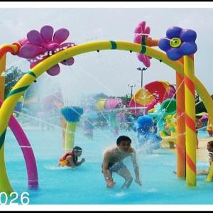 China Outdoor Family Entertainment Spray Arched Door, Aqua Park Equipment For 5 - 10 persons factory
