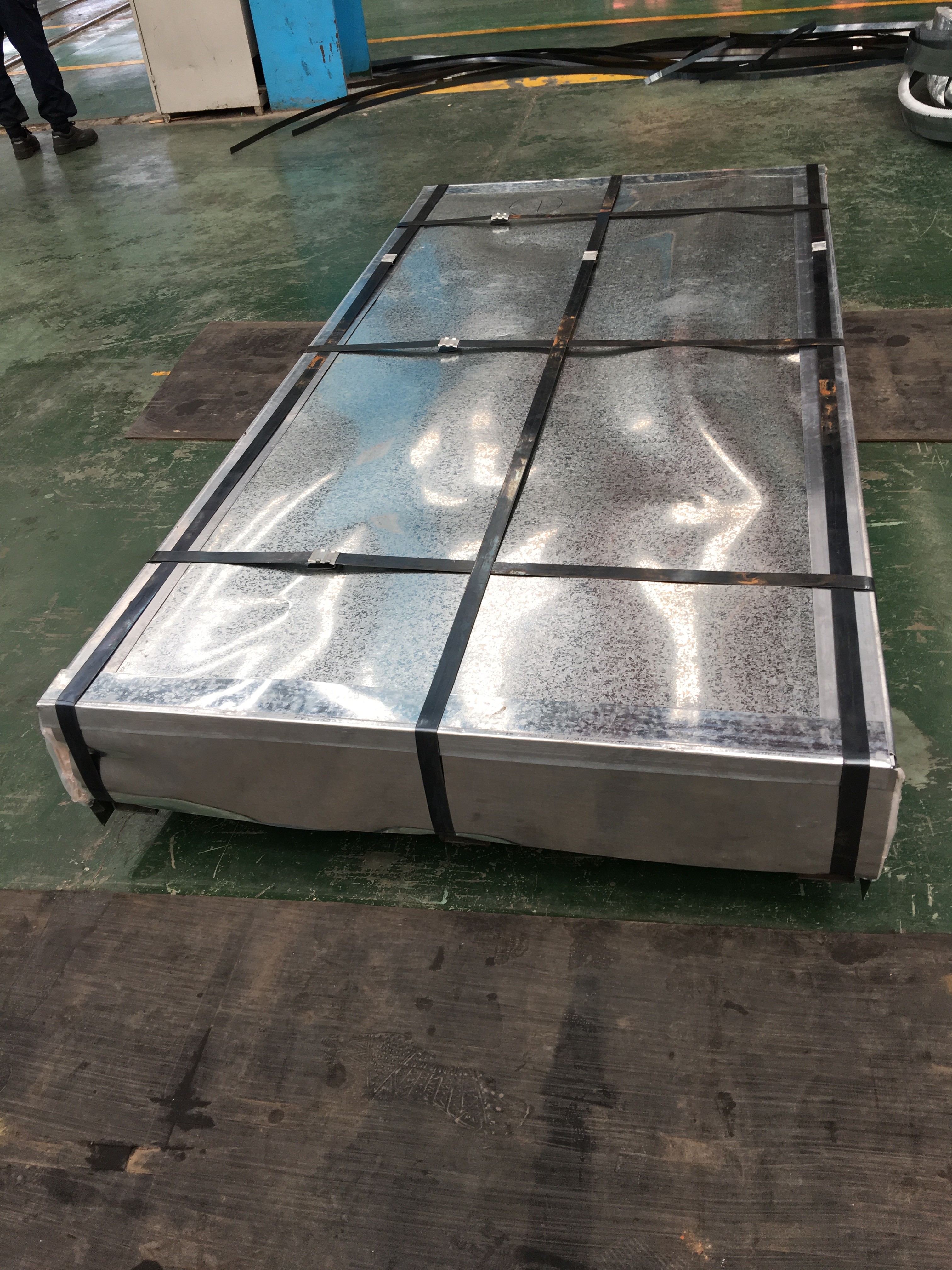 DX51d Hot Dipped Galvanized Steel GI Coil 0.13-0.35mm for corrugated Roof Sheet