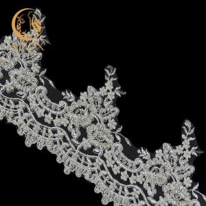 China Edging White Beaded Lace Trim Hand Sewing 91.44 cm With Rhinestones factory