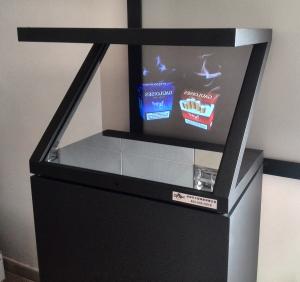 China One Side 360 Holographic 3D Displays Showcase For Advertising 55 Inch 700CD factory