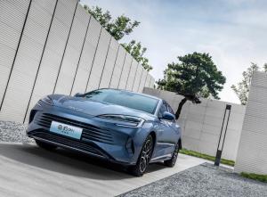 China Adult Personal BYD EV Car Seal DM-i 1.5T Hybrid Sedan 121Km Petrol Fuel Electric Vehicle EV New Car factory