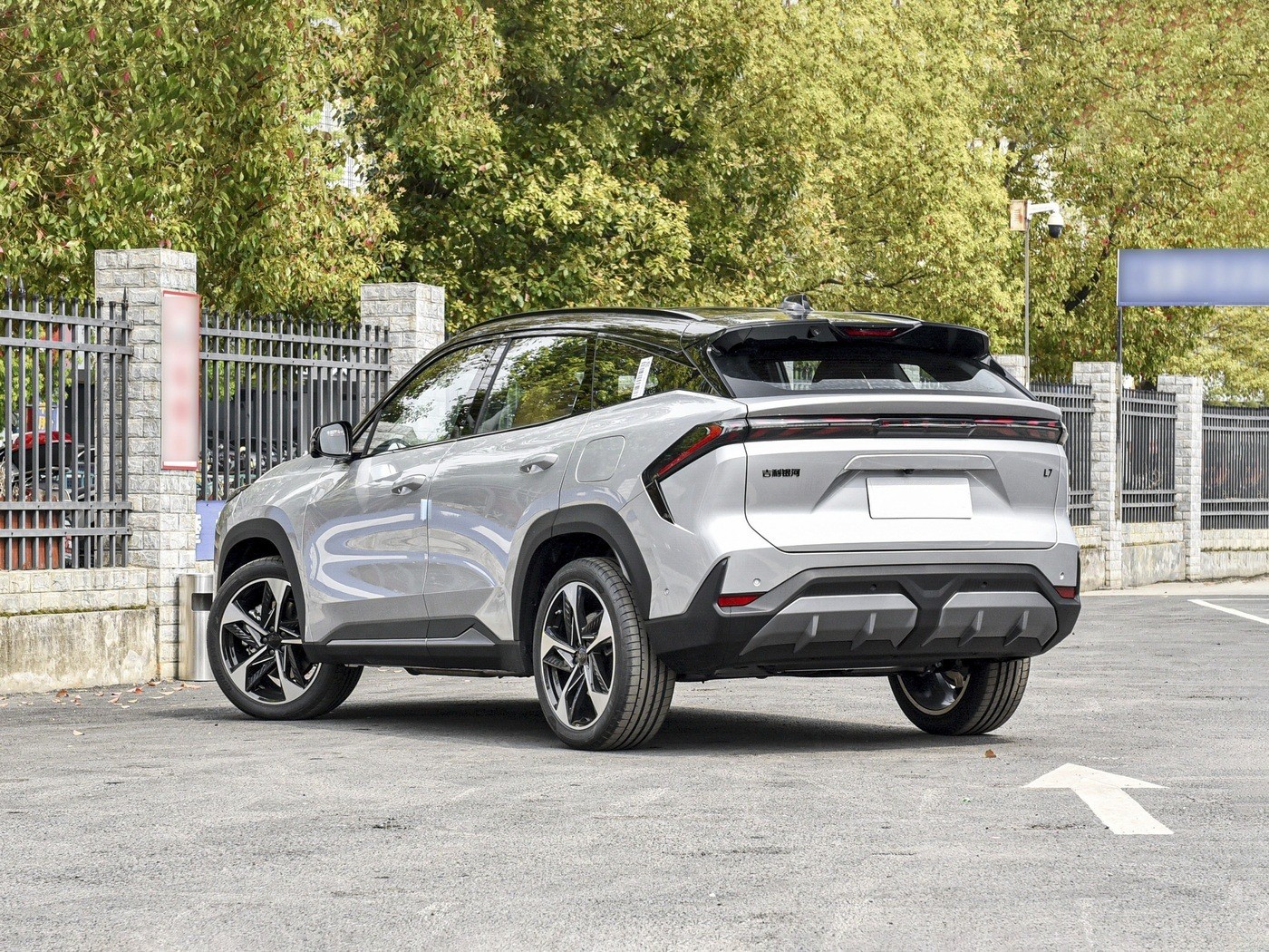 New Hot Geely Galaxy L7 Super Hybrid Suv Car 60.00L Fuel Tank 200Km/H