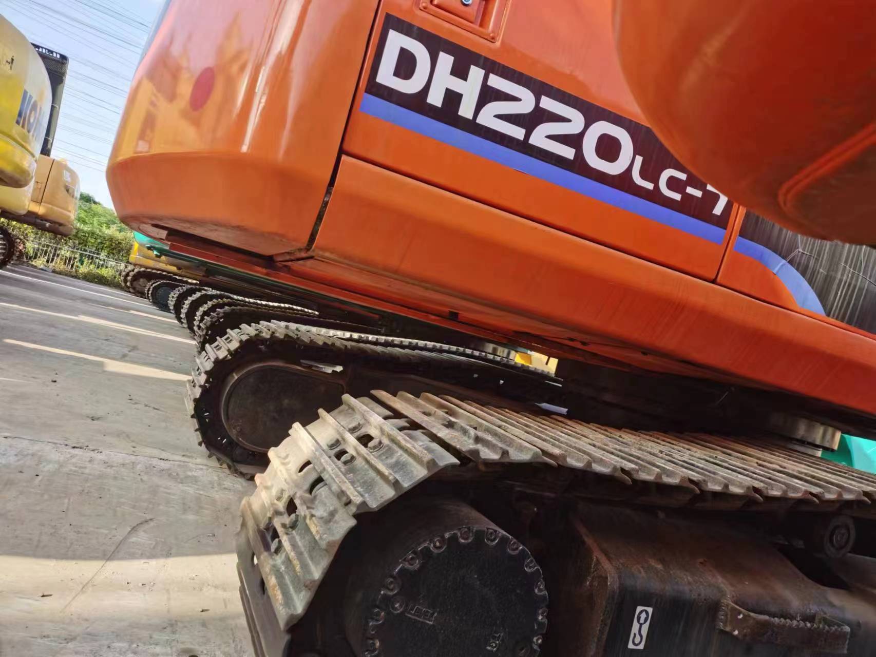 2016 Year Used Doosan Excavator DH220 with 21ton Operating Weight Digger Machine