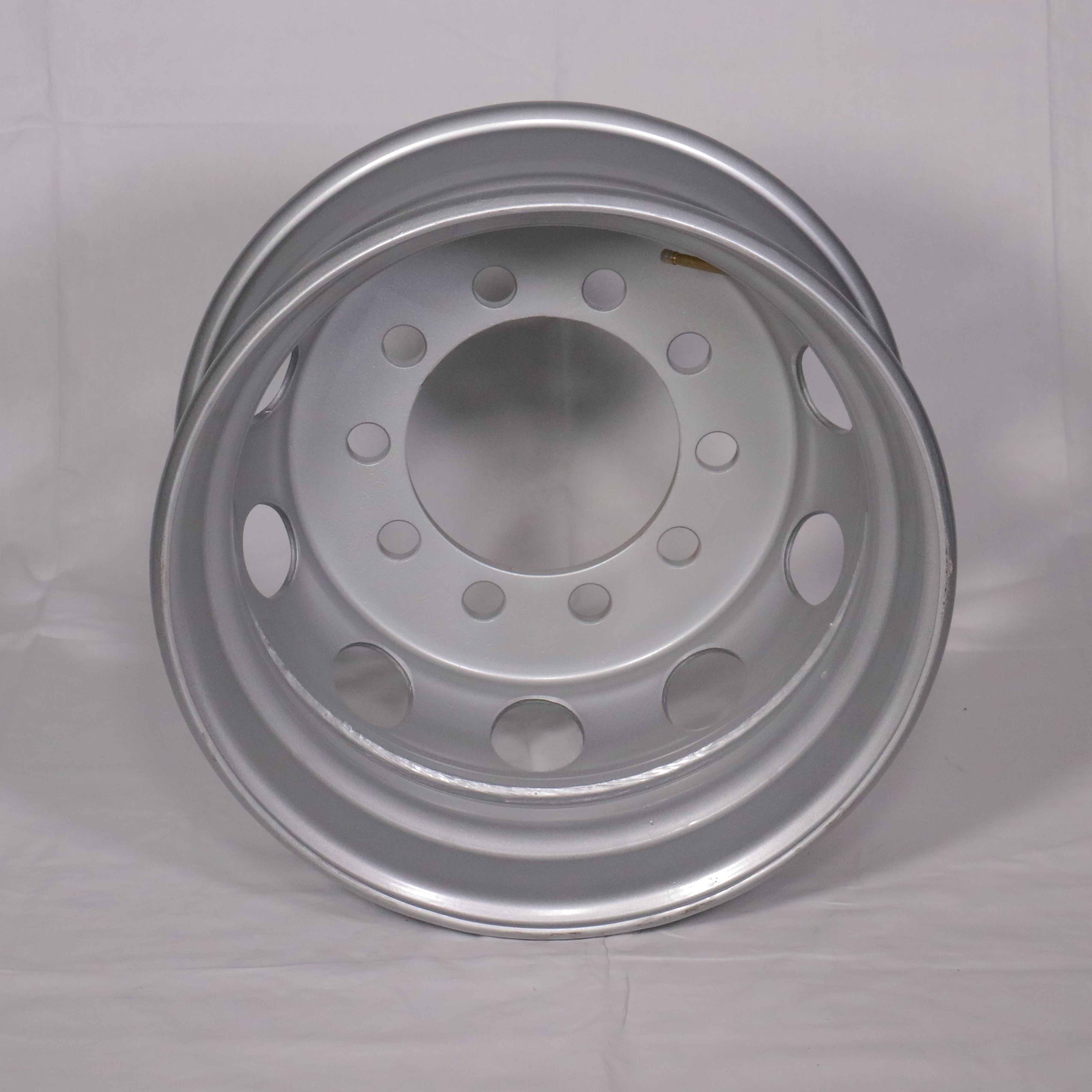 5.50F-16 Bus Parts Steel Wheel Rims in with OEM Sliver Color and Offset 148/126 Black Color