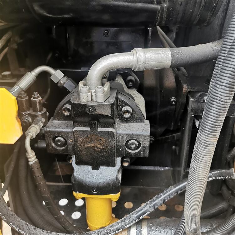 Earth-moving Machinery Rubber Track Sany 75 Mini Excavator Machine with Blade Used