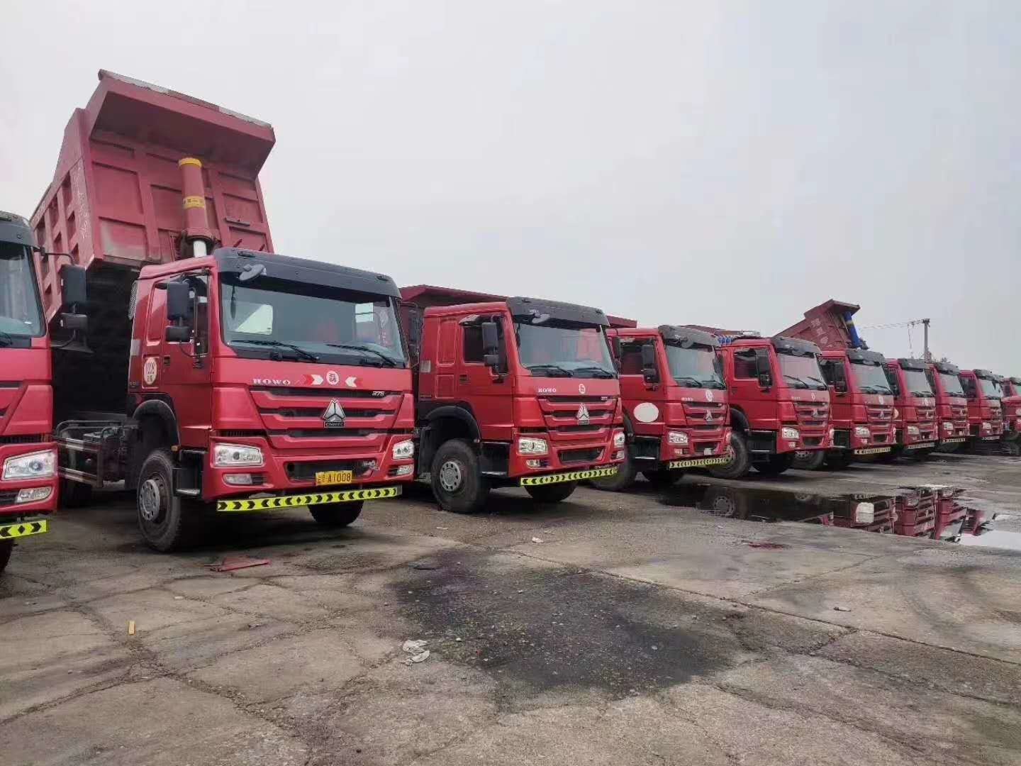 400L 6 Cylinders Howo Diesel 375HP Used Dump Truck
