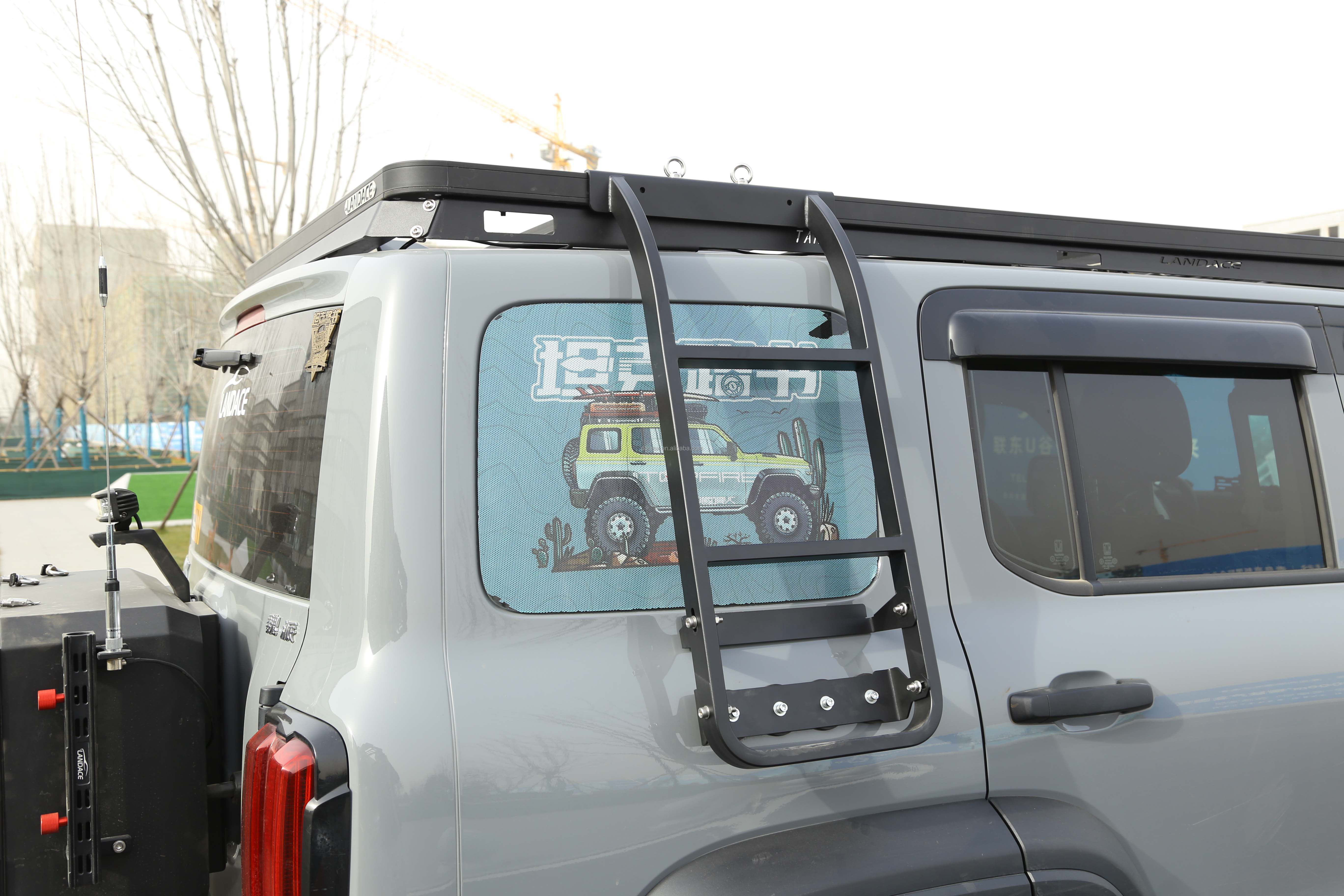 High- Aluminum Roof Rack Ladder for 4x4 Car Side and Tank 300 N.W 6kg
