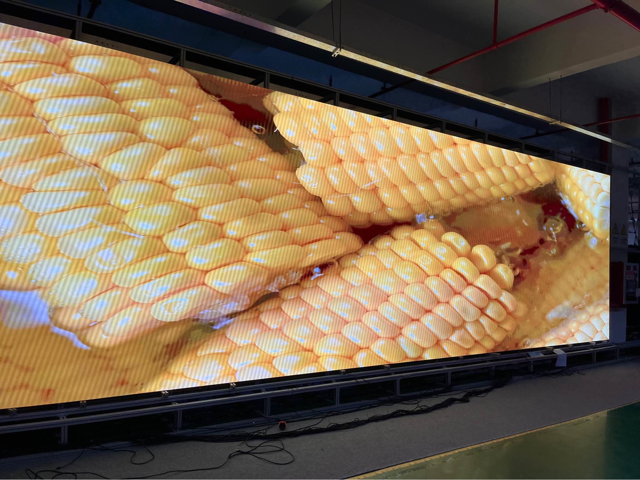 SMD2121 Lamp Type Fine Pitch Led Display with CE/ROHS/FCC Standard 320*160mm Moudle Size