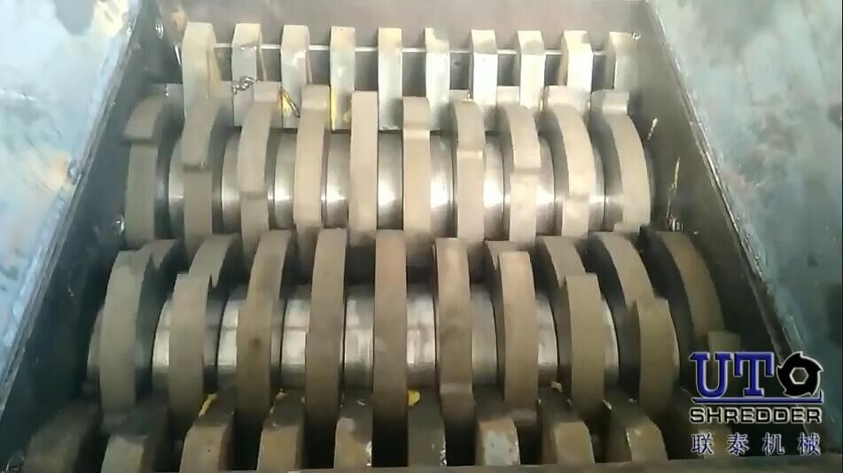 high capacity metal cans crushing machine, waste iron bottle shredder, double shaft shredder, high efficiency, low noise