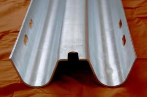 China Hot Dip Galvanized Performance Guardrails Of S/Q355-420 Steel En1317 factory