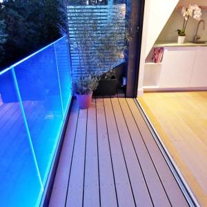 China Minimalist Style Glass Railing System Clear Laminated Frameless Tempered Glass for Deck factory