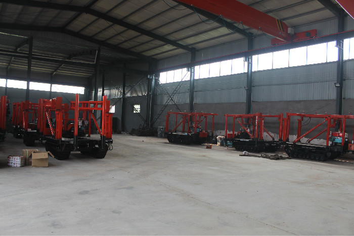 Easy Operate Crawler Mounted Drill Rig 100 - 300m Drilling Depth Free Maintaining