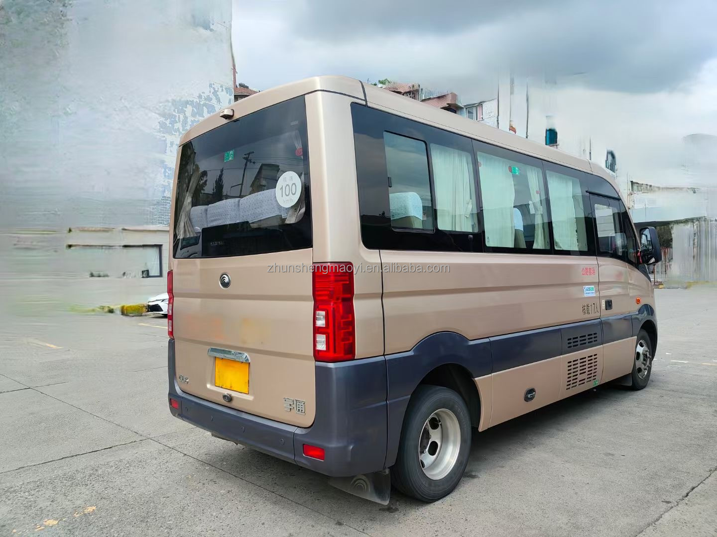 3 Standard 17-Seater Tourist Coach Passenger Bus with Diesel Manual