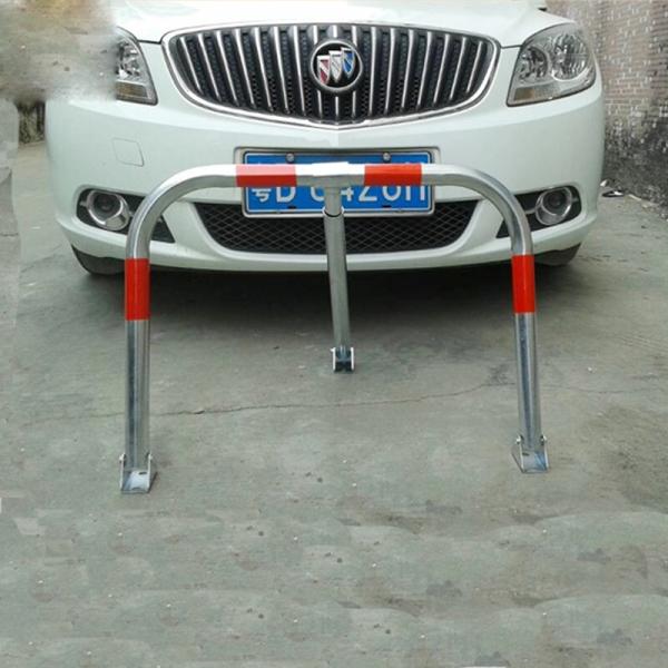 Durable Folding Down Parking Barrier , Vehicle Parking Lot Lock DC 12V 7Ah Battery