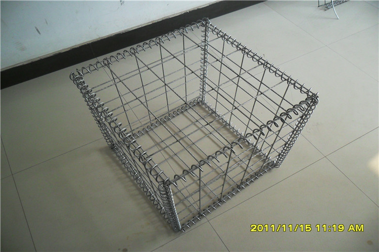Iron Wire Mesh Rock Baskets Galvanized Stone Cages For Garden Walls