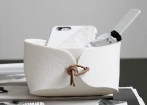 China Small Size Felt Storage Basket , Home Grey Felt Box With Wooden Handles factory
