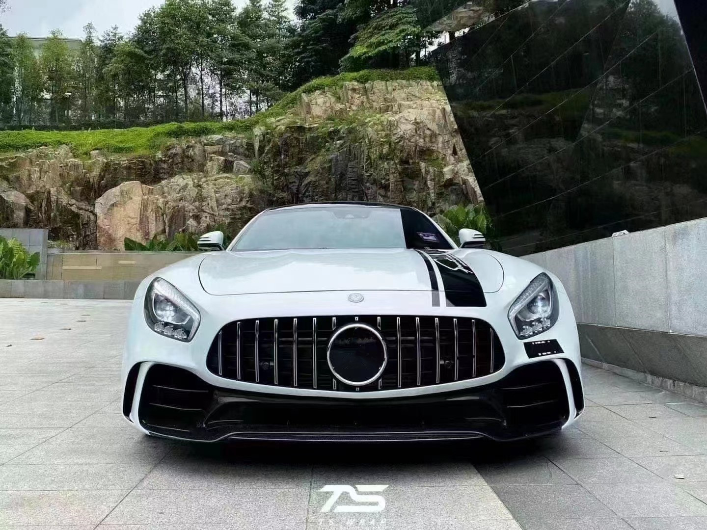 Auto Parts for Mercedes-Benz AMG GT GTC GTS Body Kit AMG GT GTC GTS Upgraded GTR-style Front and Rear Bumper Spoiler Body Kit
