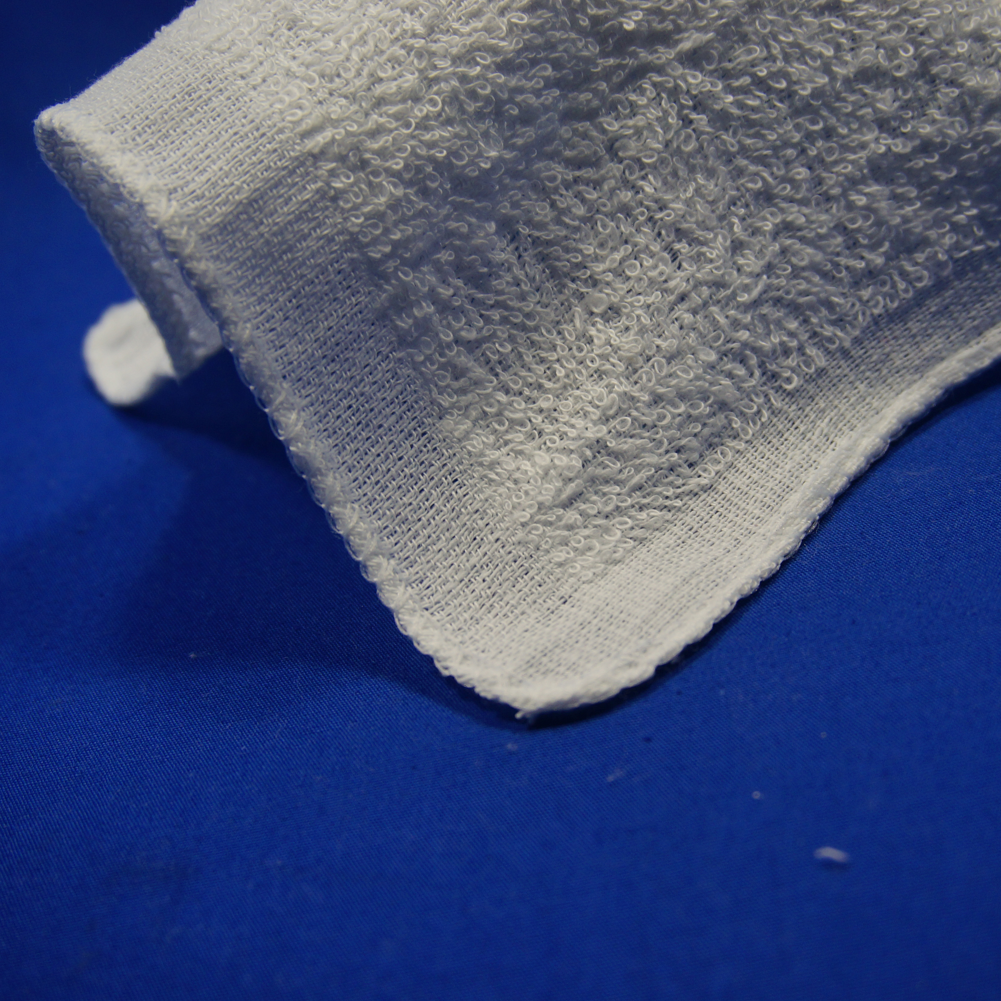 White coton disposable airline hot towel