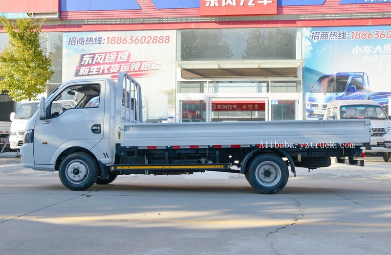 DFAC Single Double Row Mini Diesel Truck 4x2 3T Light Cargo Truck with Automatic Air Conditioner