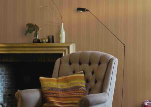 China Durable Striped PVC Waterproof Contemporary Wall Coverings 0.53*10M factory