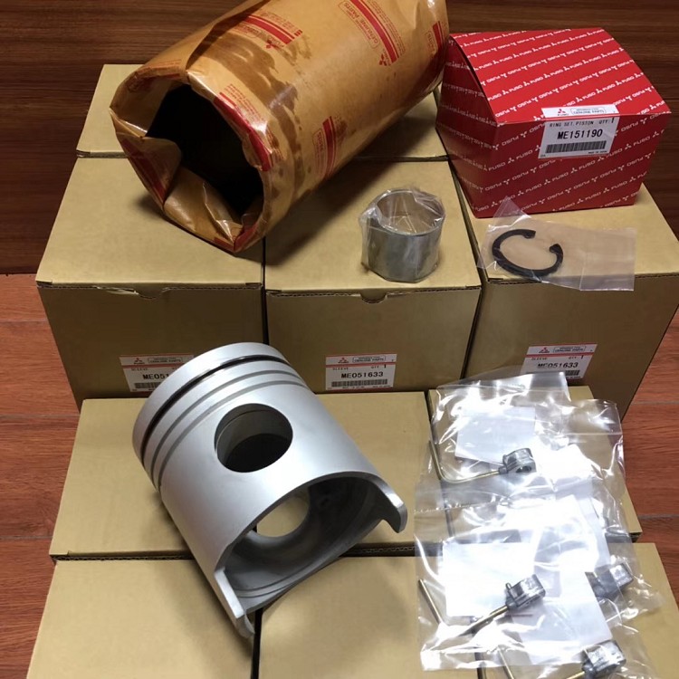 engine cylinder liner kit 6D24 piston ring set Piston pin snap ring ME152652 ME151416