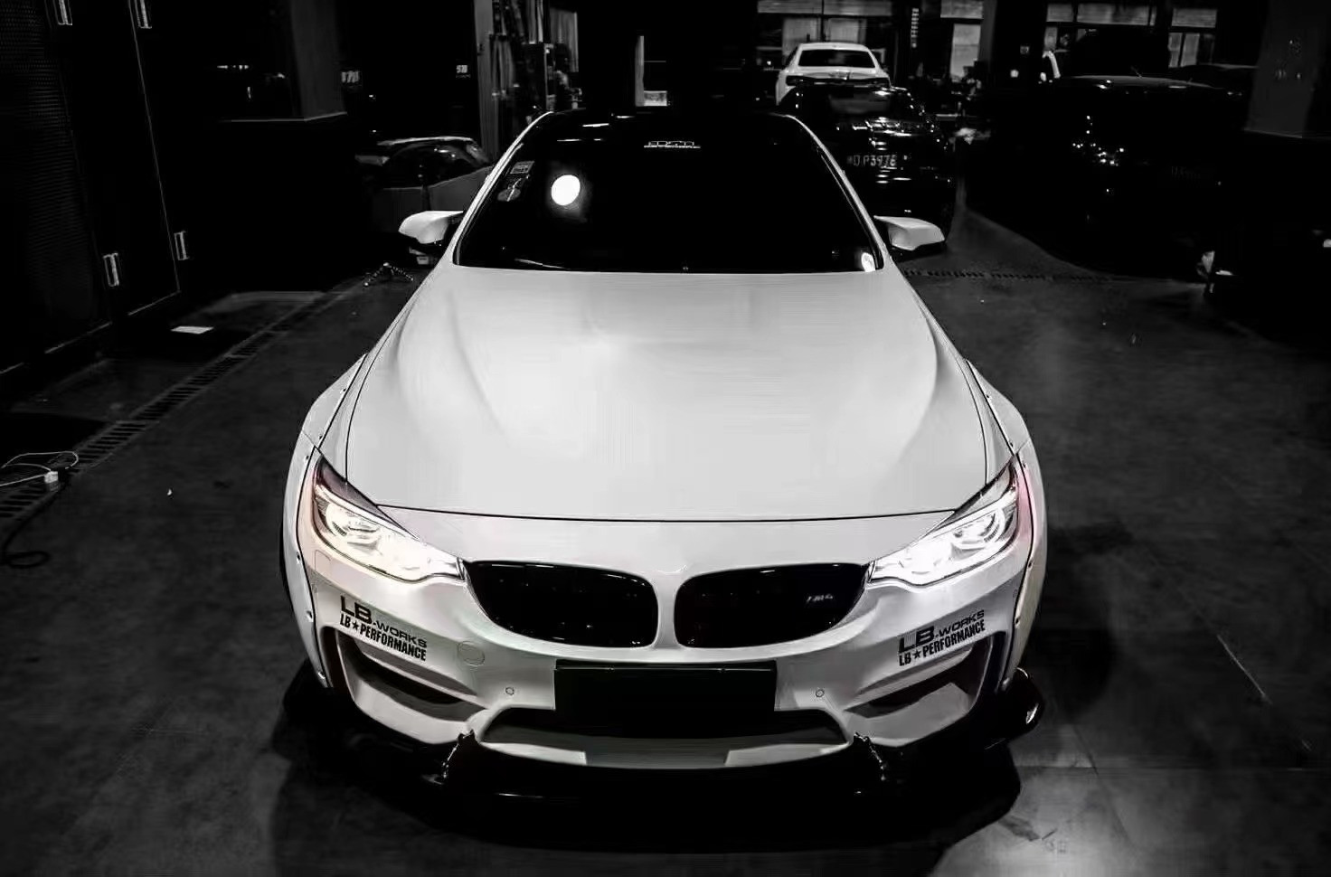LB Wide-body Kit for BMW M4 F82 Wide-body Kit M4 F82 Upgraded LB Style Front Lip Diffuser Spoiler Carbon Fiber Body Kit