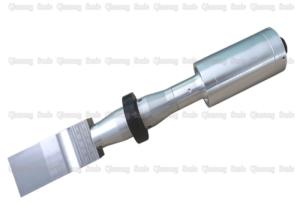 China High Power 20Khz Ultrasonic Cutting Machine , Ultrasonic Rubber Cutter Assembled factory