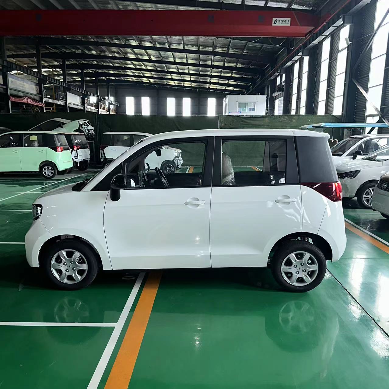 2024 Blaval EV Battery Range 300KM Electric Car Automatic Pure Electric Mini Car Long Battery Life with LED Headlight