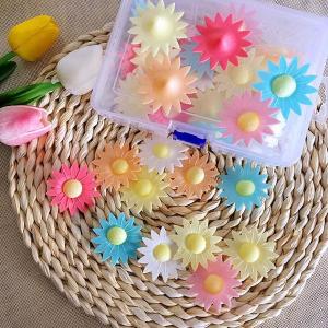 China Wedding Party 3D Edible Decorations Edible Wafer Daisies For Bakery Cake factory