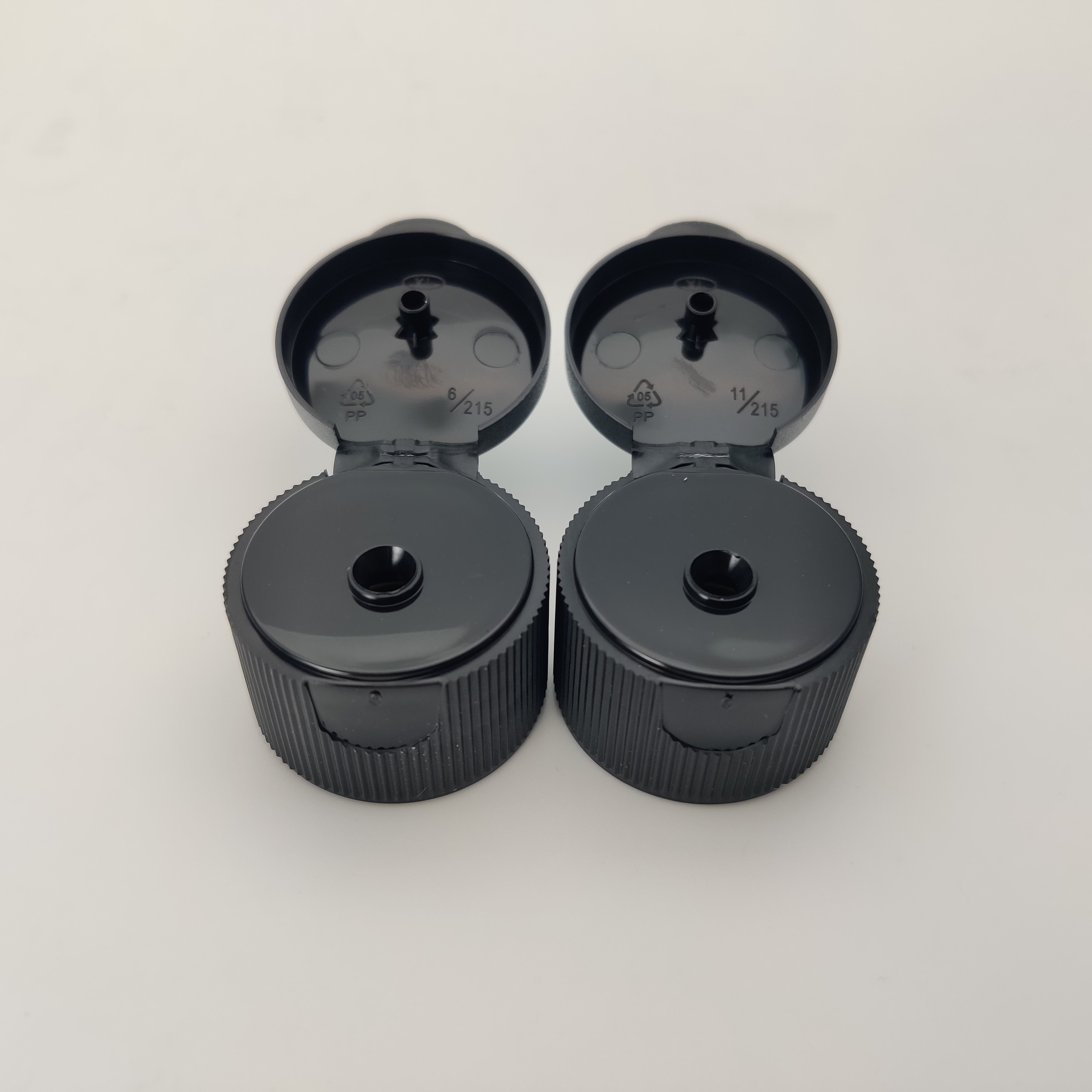 Reusable 28mm Flip Cap , 3.5mm Hole Snap Bottle Cap With Smooth Closure