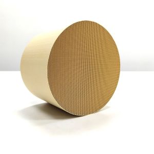 China Three Way Catalytic Converter for IX35 Car Model with 300-800°C Catalyst Temperature Range and 1 Year Warranty on sale