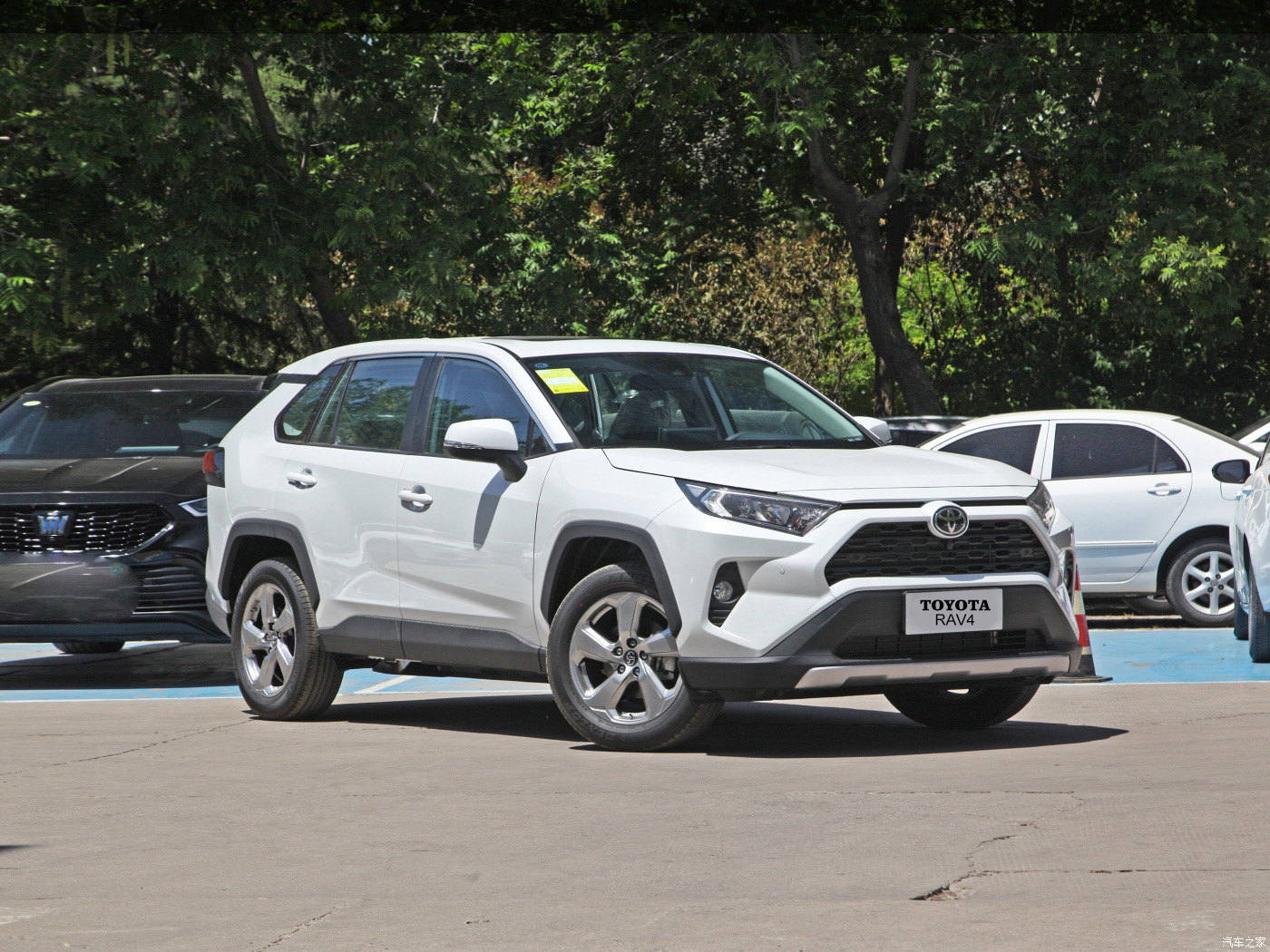Leather Seats TO-YOTA RAV4 Gas Powered Vehicle for Adults 0km Used Cars 2023 2024 Popular Design