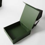 Cardboard Folding Magnetic Packaging Box , Green Magnetic Gift Box Custom